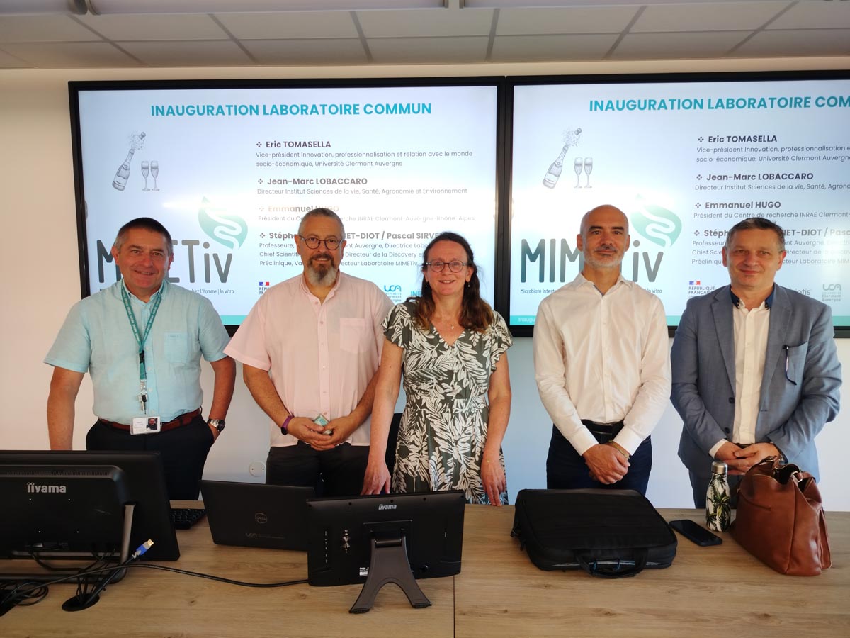 De gauche �� droite: Emmanuel Hugo, Pr��sident INRAE CARA, Jean-Marc Lobaccaro, Directeur de l'ISVSAE, Stephanie Blanquet-Diot, PU, Directrice du labcom MIMETiv, Pascal Sirvent, Directeur recherche pr��clinique de Valbiotis, Eric Tomasella, VP UCA innovation