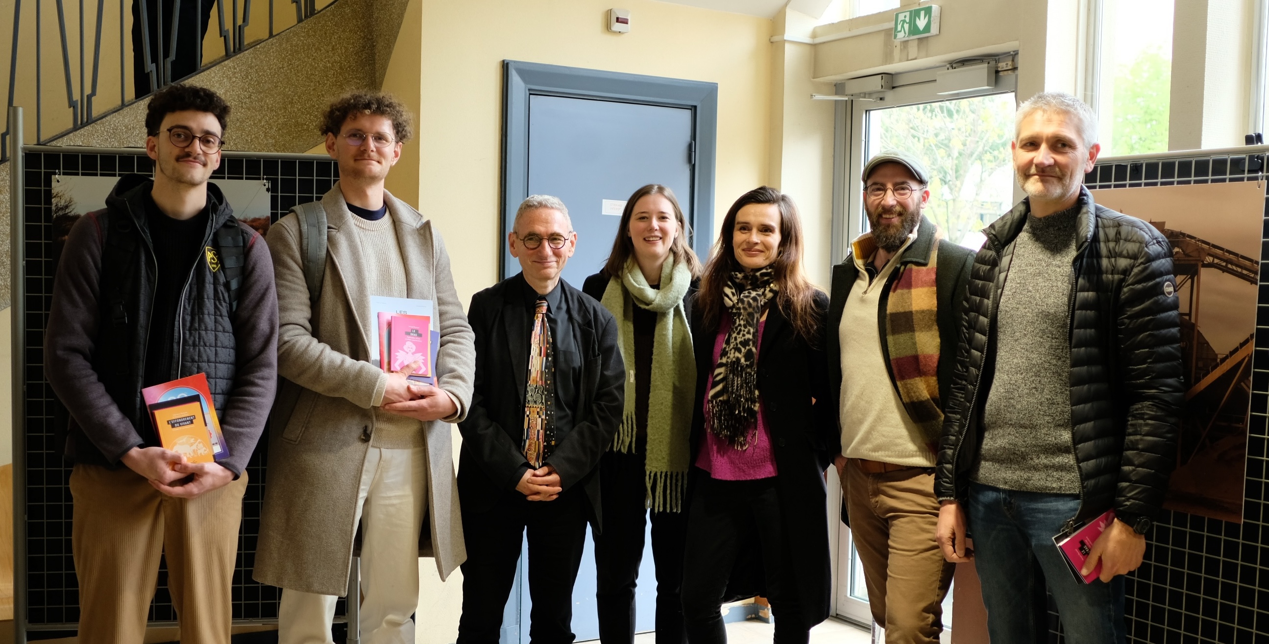 Cl��ment Chassaing et?Arthur Thuizat, deux laur��ats du concours Regards sur l'Anthropoc��ne aux c?t��s de Mathias Bernard, Marie Geib, Sophie Chiari, Henri Derus?et C��dric Bouquet.